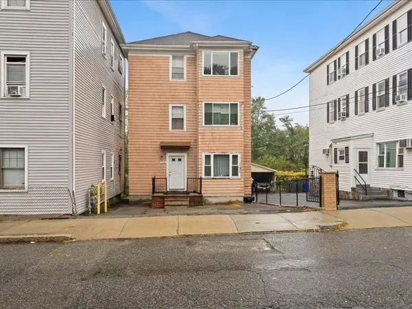 1968 N Main St #3, Fall River, MA 02720