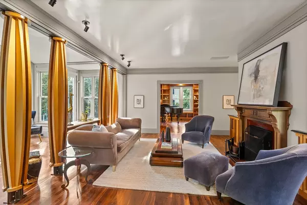 Cambridge, MA 02138,43 Larch Road