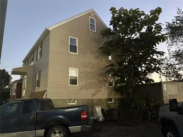 610 Killingly St #2, Johnston, RI 02919