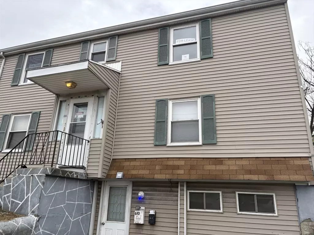 Johnston, RI 02919,610 Killingly St #2
