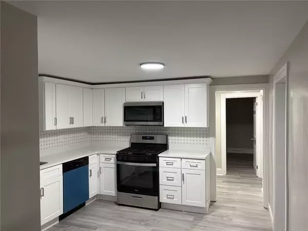 Johnston, RI 02919,610 Killingly St #2