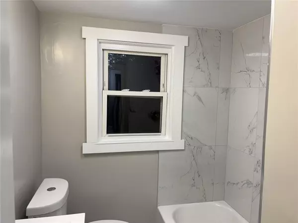 Johnston, RI 02919,610 Killingly St #2