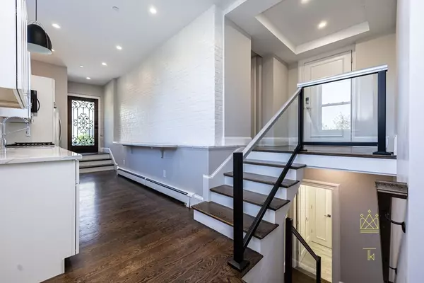 85 Regent St. #2, Boston, MA 02119