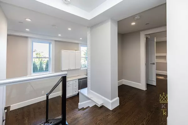 Boston, MA 02119,85 Regent St. #2