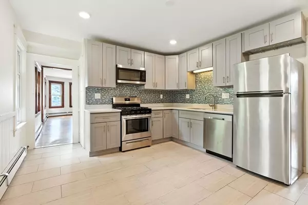 North Andover, MA 01845,16 Lincoln St #16