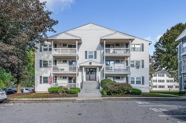 Leominster, MA 01453,10 Abbey Rd #108
