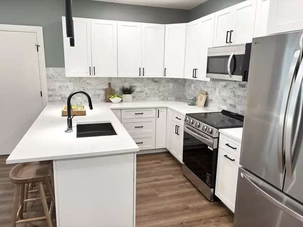 Walpole, MA 02081,1391 Main Street #204