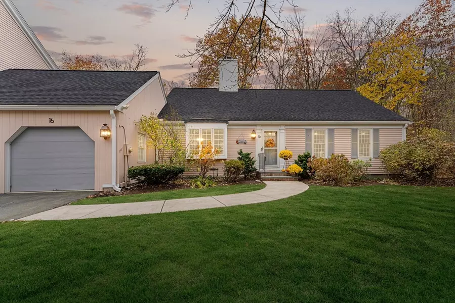 16 Preacher Rd #16, Milton, MA 02186