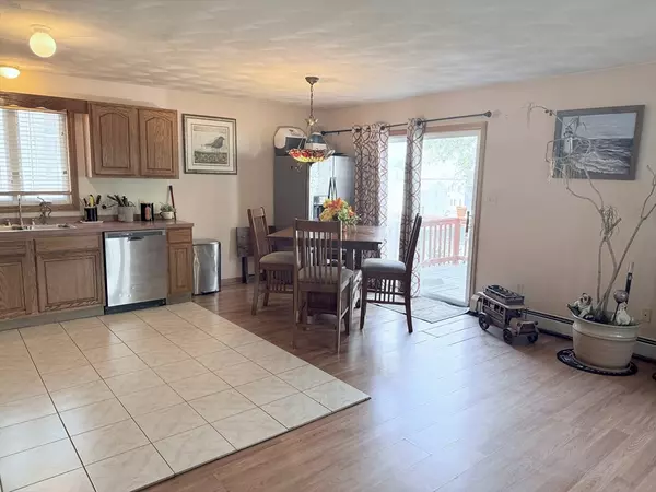 Fall River, MA 02720,102 Vestal St