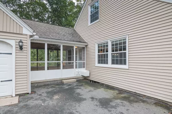 Agawam, MA 01001,83 Fairview Street