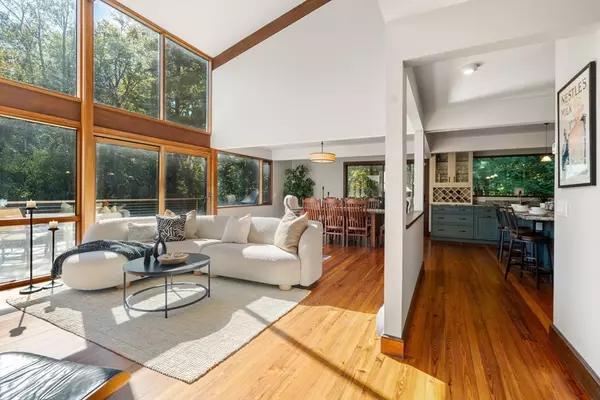 Westwood, MA 02090,39 Westbrook Lane