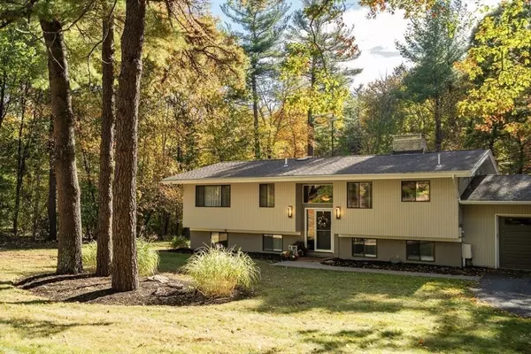 North Reading, MA 01864,6 Westward Circle