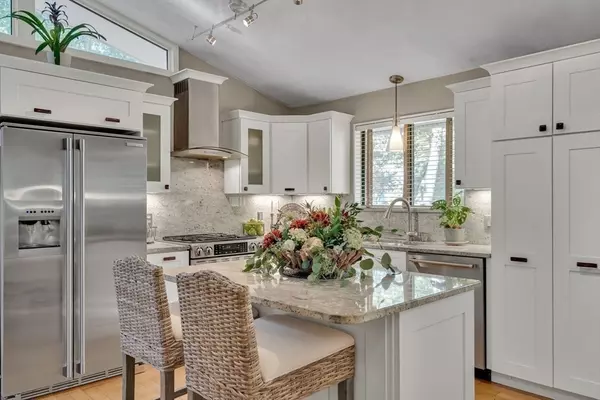 6 Westward Circle, North Reading, MA 01864