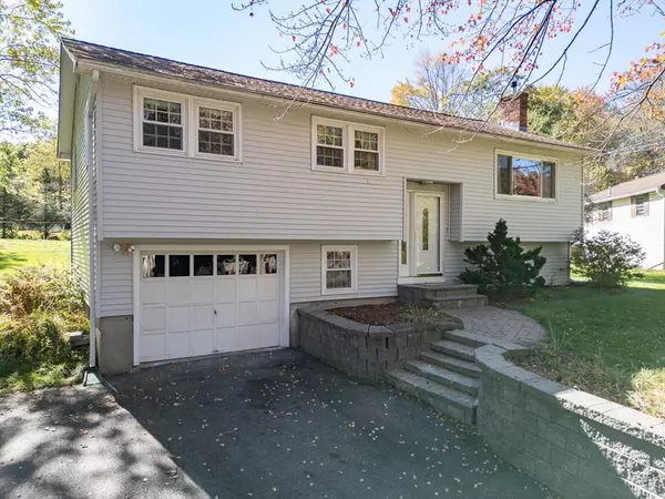 75 Highland St, Townsend, MA 01469