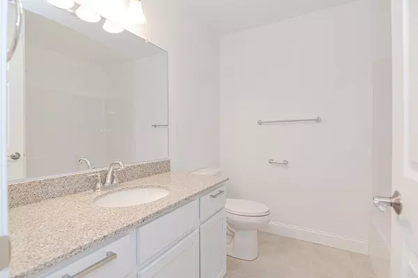 Taunton, MA 02780,215 High Street #20