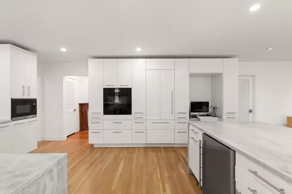 Manchester, MA 01944,6 Hickory Hill