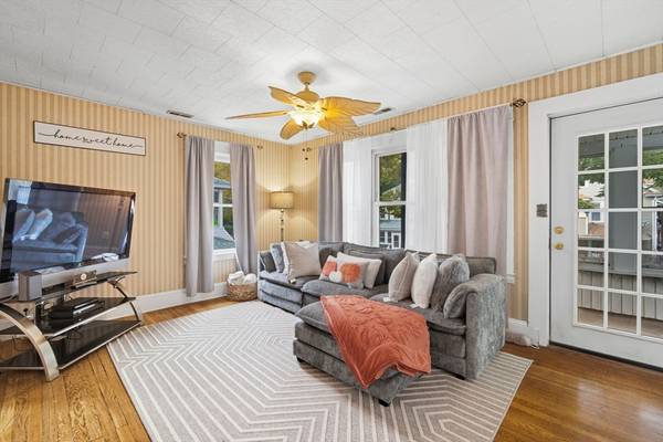 Springfield, MA 01104,122-124 Mooreland St