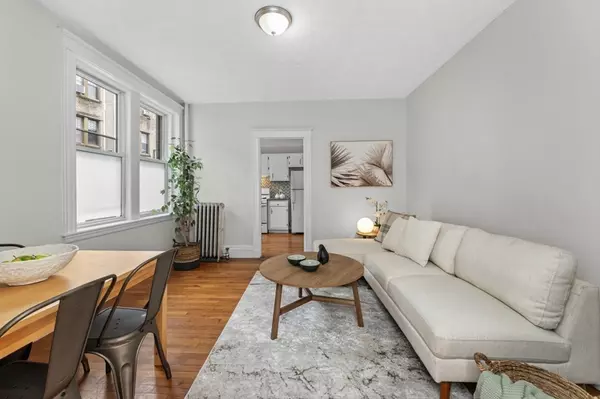 Boston, MA 02135,8 Kinross Rd #2