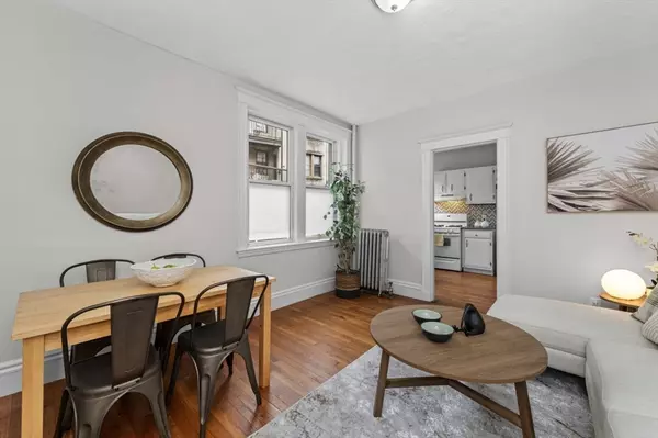Boston, MA 02135,8 Kinross Rd #2