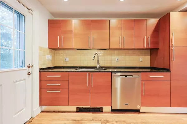 Wayland, MA 01778,10 Hayward Rd