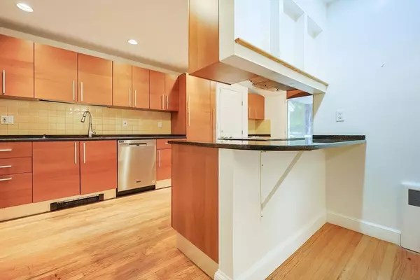 Wayland, MA 01778,10 Hayward Rd