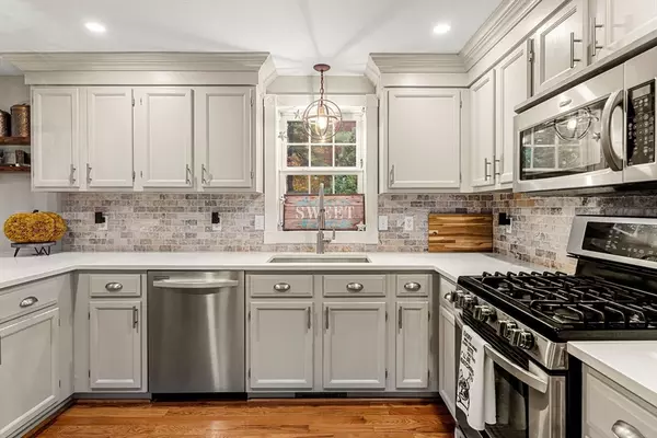 Merrimac, MA 01860,3 Noyes Ln