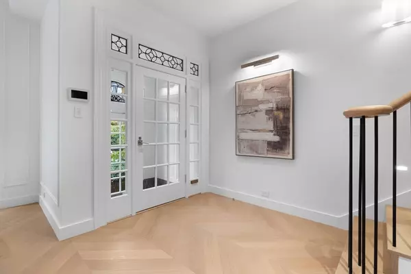 Boston, MA 02115,362 Marlborough St