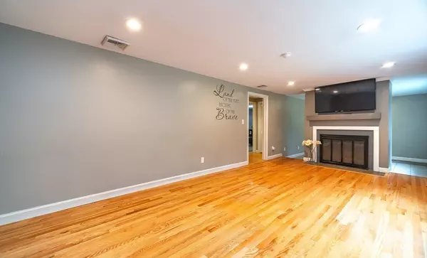 Springfield, MA 01118,767 South Branch Parkway