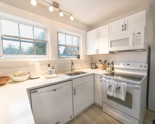 Marblehead, MA 01945,10 Maple Circle #1