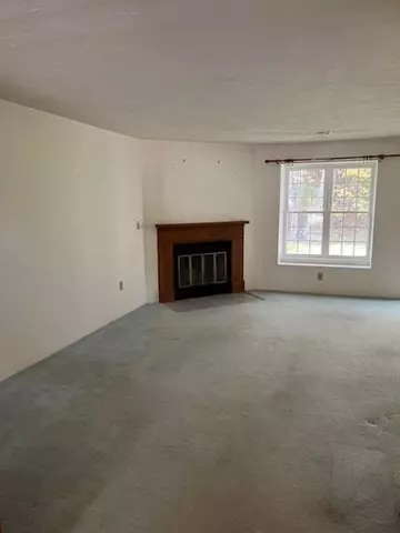 Clinton, MA 01510,920 Ridgefield Cir #C