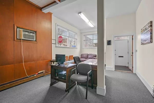 Fall River, MA 02720,60 Rock St