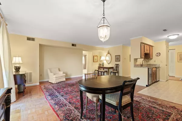 Chelmsford, MA 01824,181 Littleton Rd #117