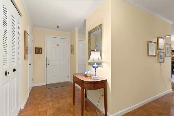 Chelmsford, MA 01824,181 Littleton Rd #117