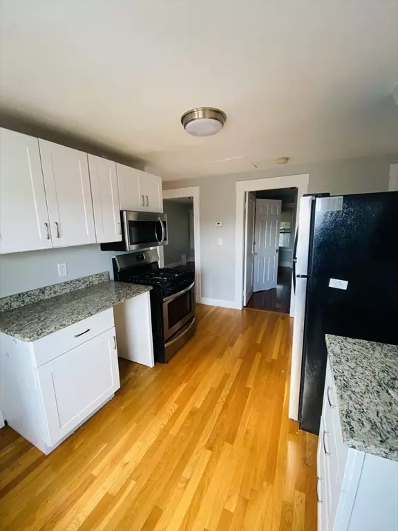 Salem, MA 01970,3 Raymond Road #3