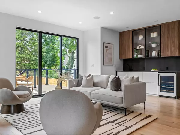 Cambridge, MA 02140,19 Cottage Park Ave #19