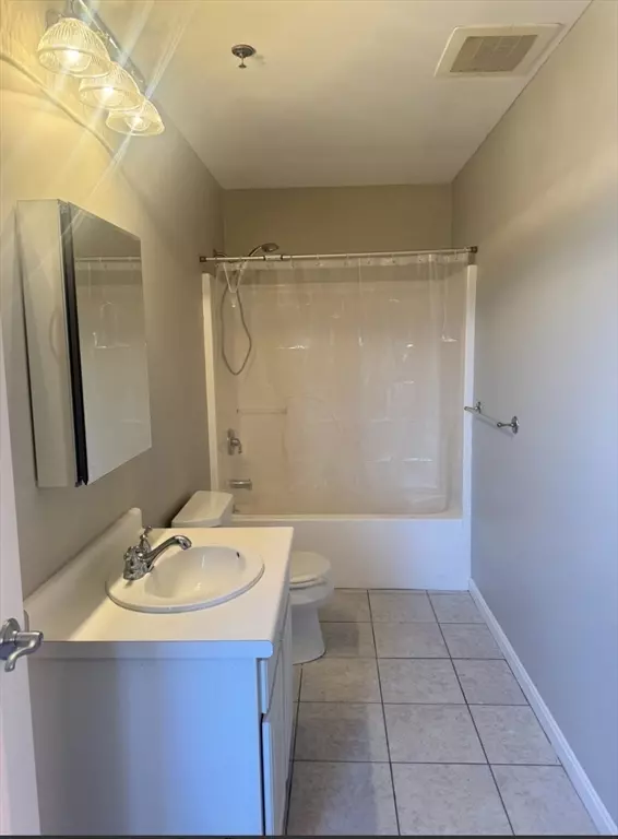 Lowell, MA 01852,33 Middle Street #17