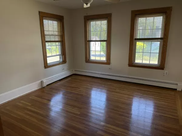 Plymouth, MA 02360,2 Fremont St #1