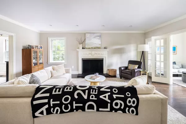 Newton, MA 02459,9 Ripley St #1