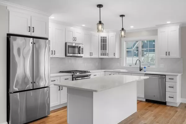 Peabody, MA 01960,60 Ellsworth Rd #1