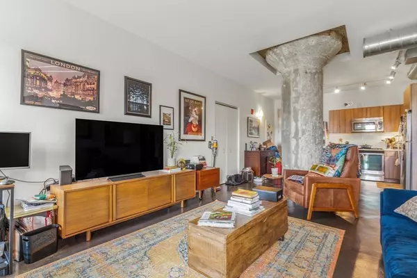 Somerville, MA 02143,9 Medford St #302