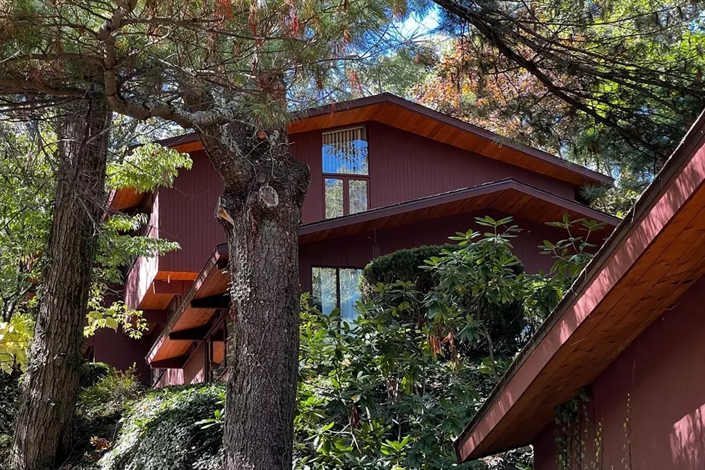 Lexington, MA 02421,7 Carmel Circle