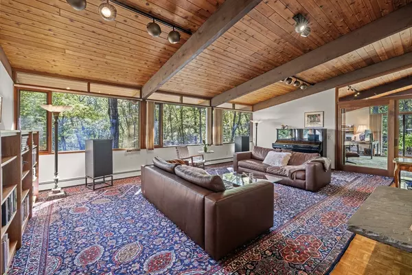 Lexington, MA 02421,7 Carmel Circle