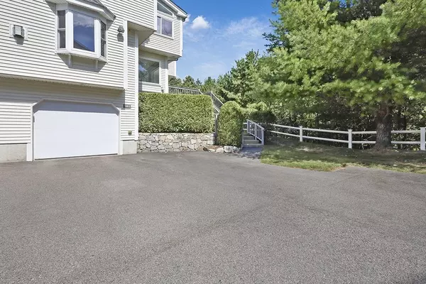 Bellingham, MA 02019,1303 Old Bridge Ln #1303