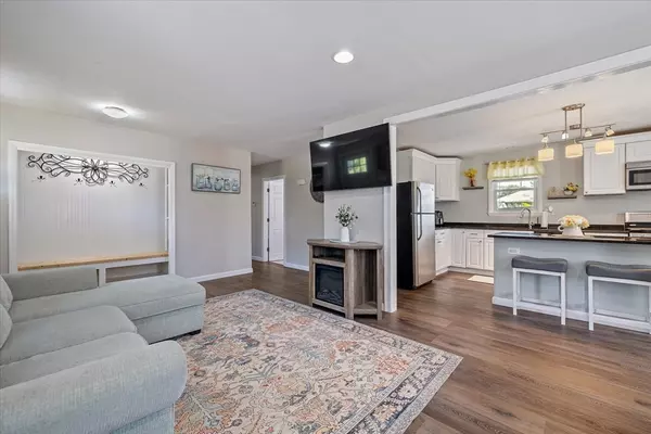 Ayer, MA 01432,14 Grosvenor St