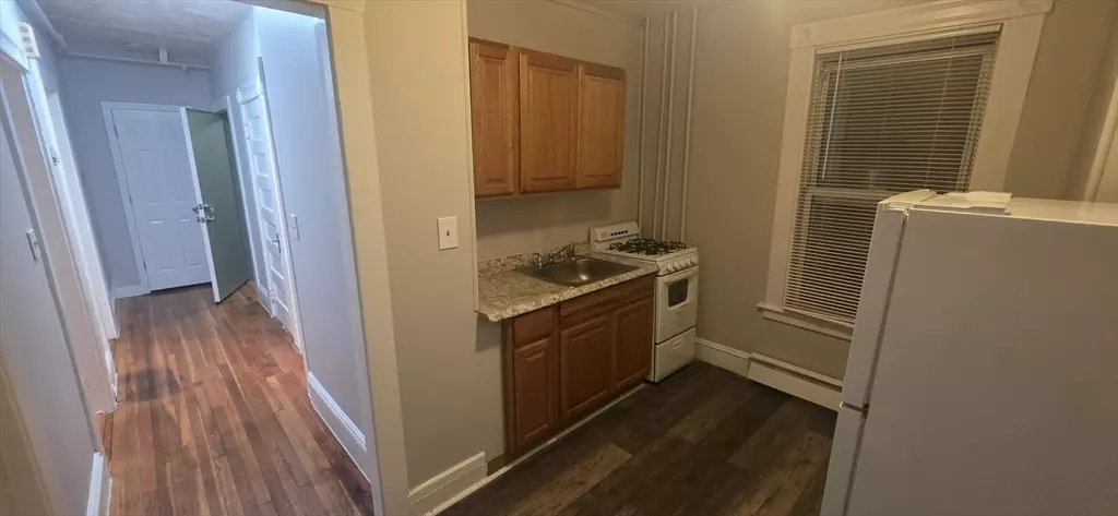 35 Sagamore St #1, Lynn, MA 01902