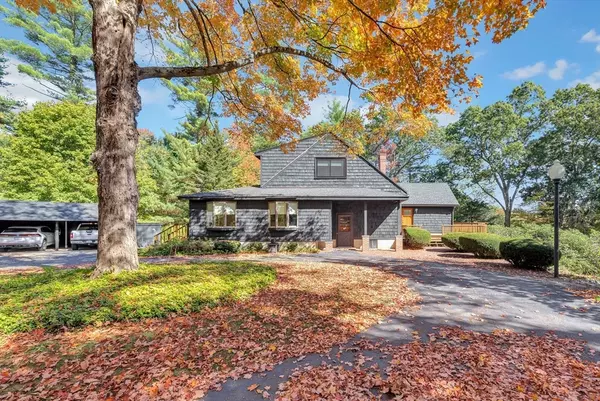 Topsfield, MA 01983,14 Pond St