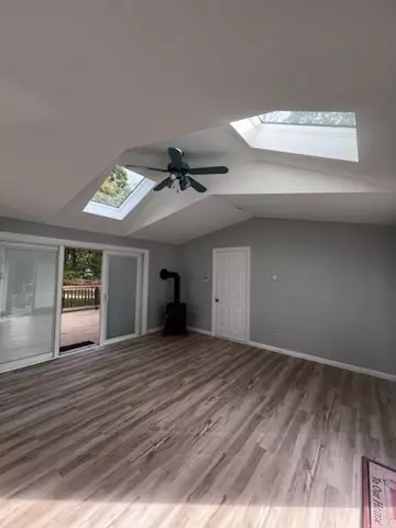 Fall River, MA 02720,1823 Meridian St