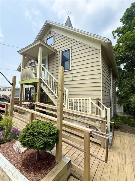 5 Snell Street #2, Sturbridge, MA 01518