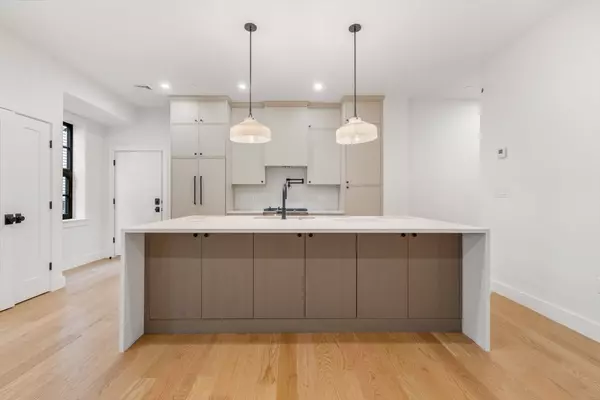 Boston, MA 02125,33 Pearl St. #1