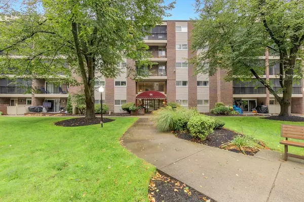 Stoneham, MA 02180,64 Main St #41B